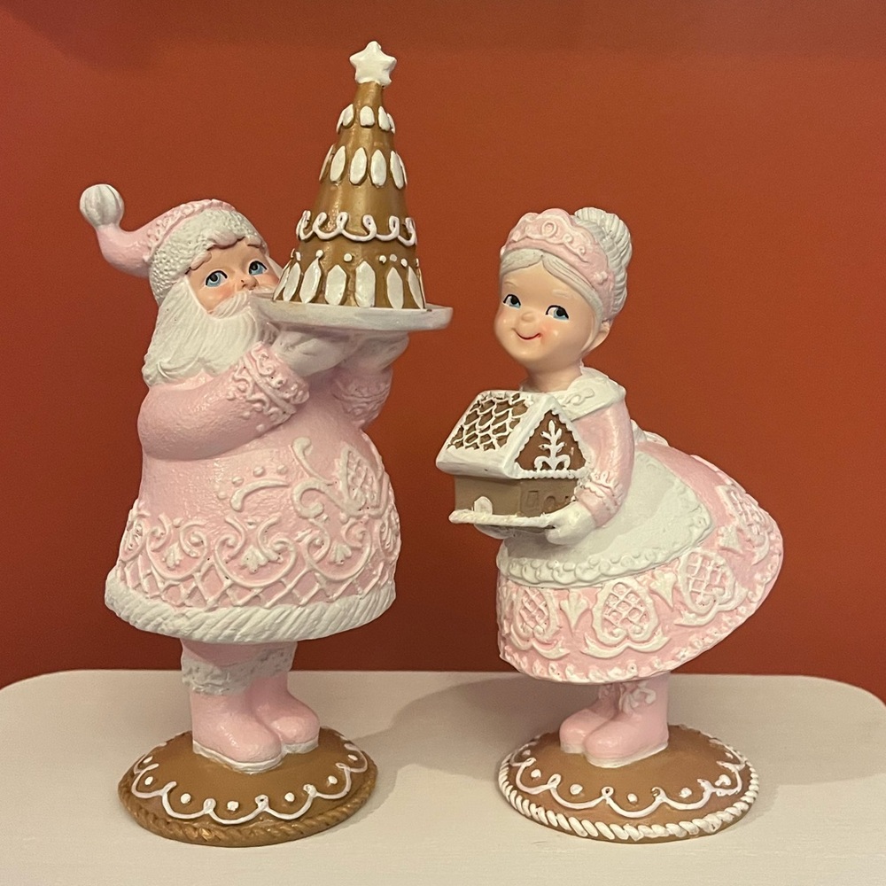 Gingerbread Santa & Mrs Clause